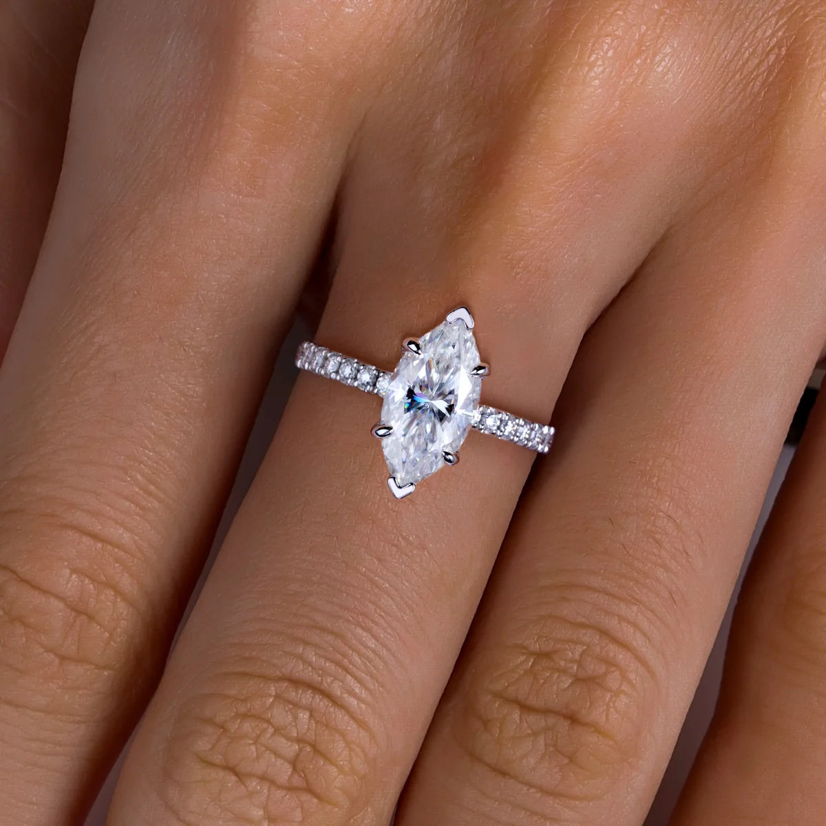 Velune Solitaire Ring