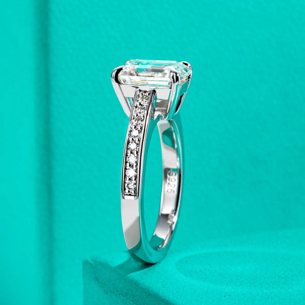 Élise Solitaire Ring