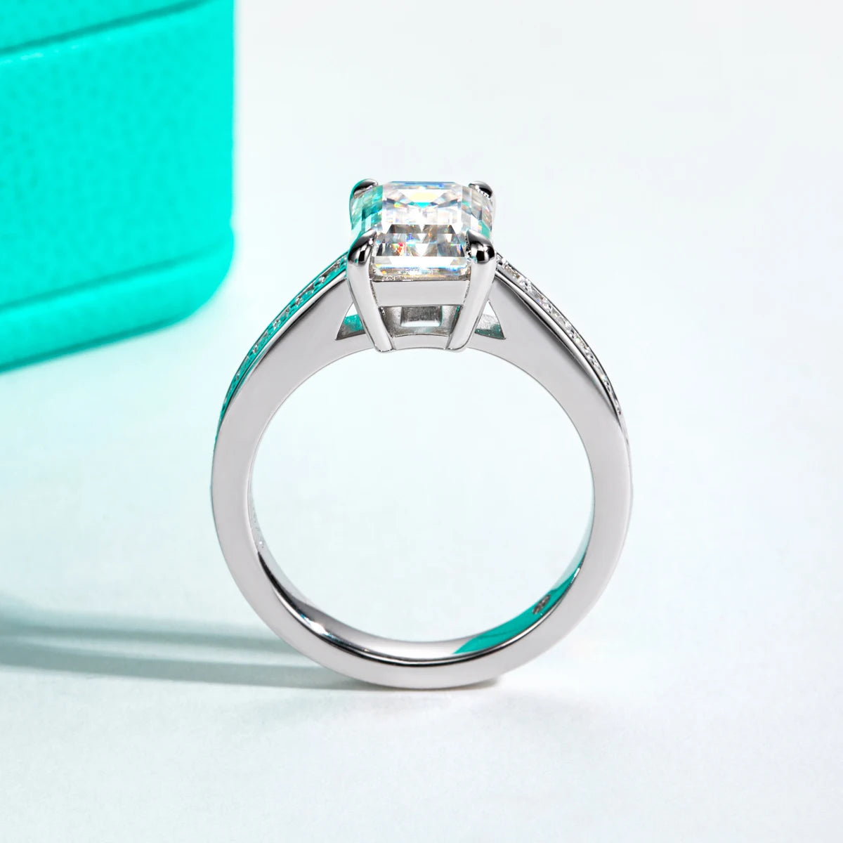 Élise Solitaire Ring